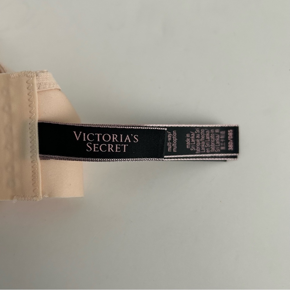 New Victoria’s Secret Multi-way Bra | Size 38D - Picture 4 of 5